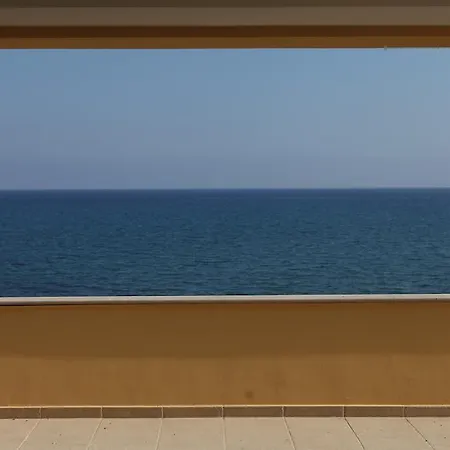 Quattro Sea View Beachfront Ap 6