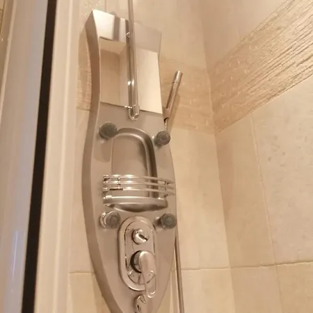 Quattro Sea View Beachfront Ap 6 * لارنكا