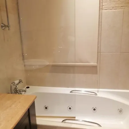 Quattro Sea View Beachfront Ap 6 لارنكا