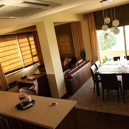 Quattro Sea View Beachfront Ap 6 لارنكا